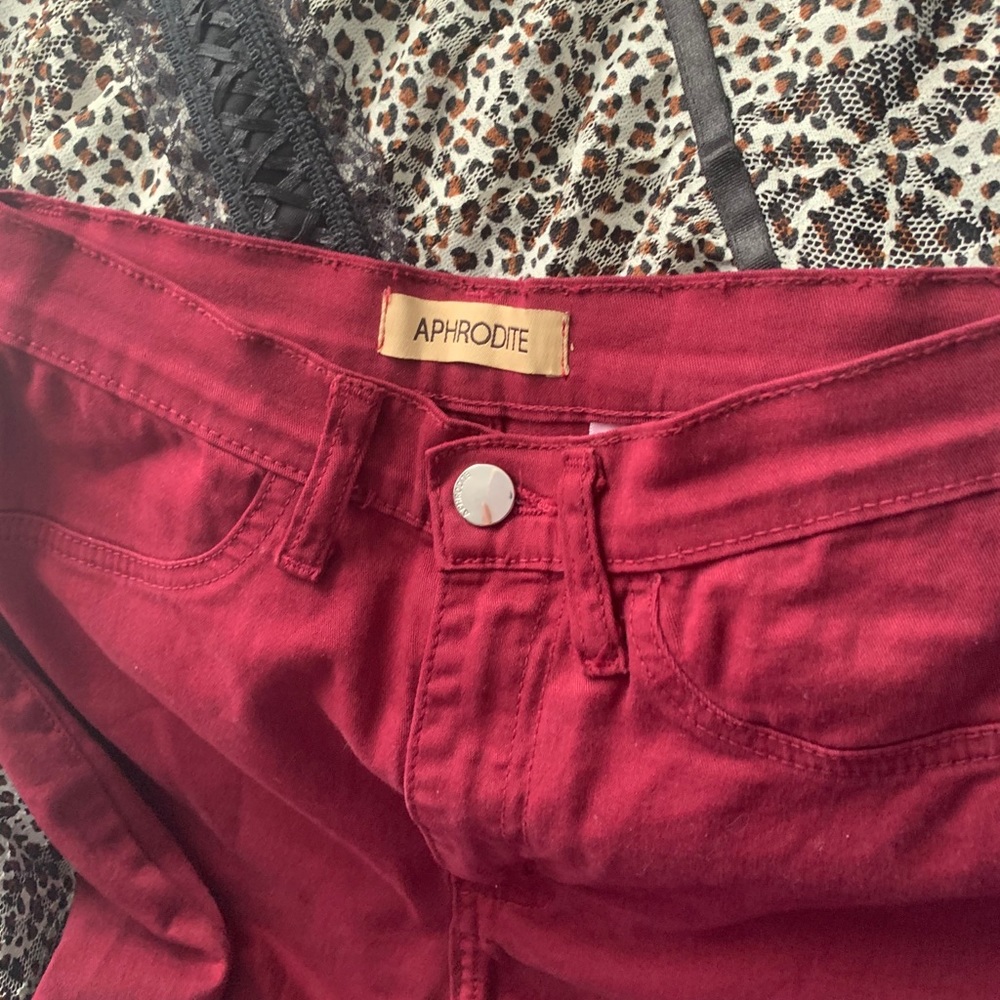 Aphrodite size 5 maroon jean